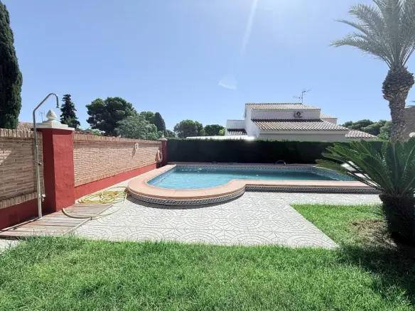5-bedroom Villa In Pilar De La Horadada, Spain (280 M²)
