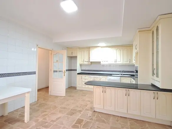 5-bedroom Apartment In Torrevieja, Spain (250 M²)