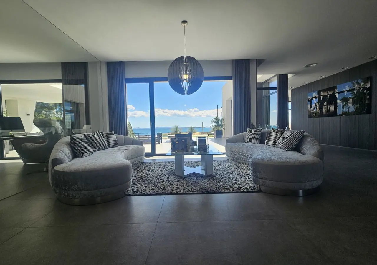 Villa 479 M² In Cabo Roig, Spain – Mediter Real Estate