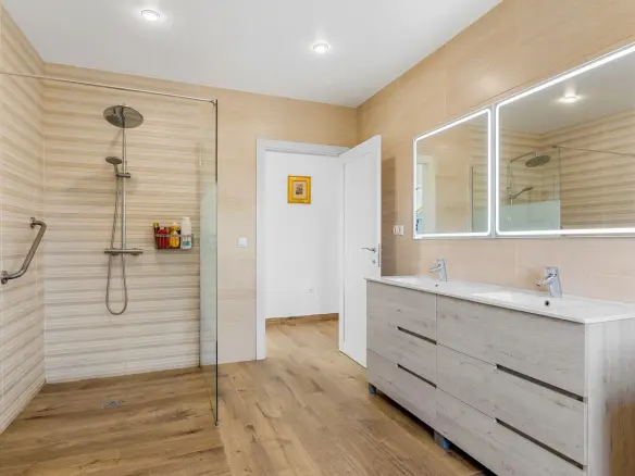 6-bedroom Villa In Los Montesinos, Spain (340 M²)