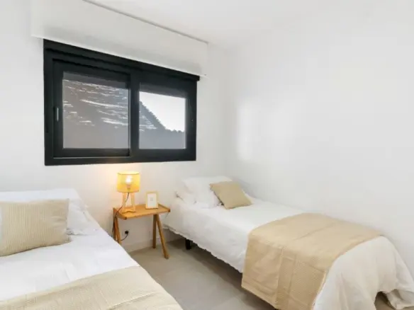 3-bedroom Villa In Torrevieja, Spain (270 M² Plot)
