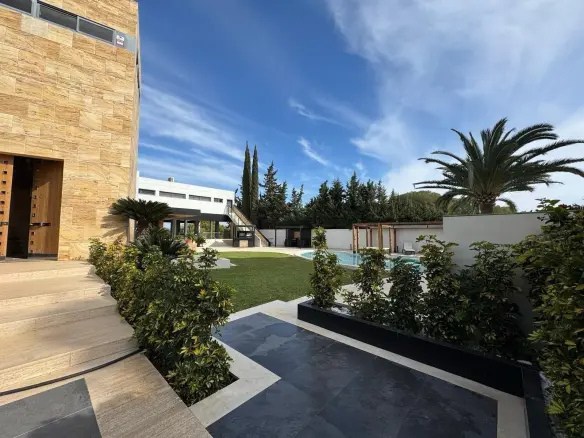 7-bedroom Villa In Orihuela Costa, Spain (1.059 M²)