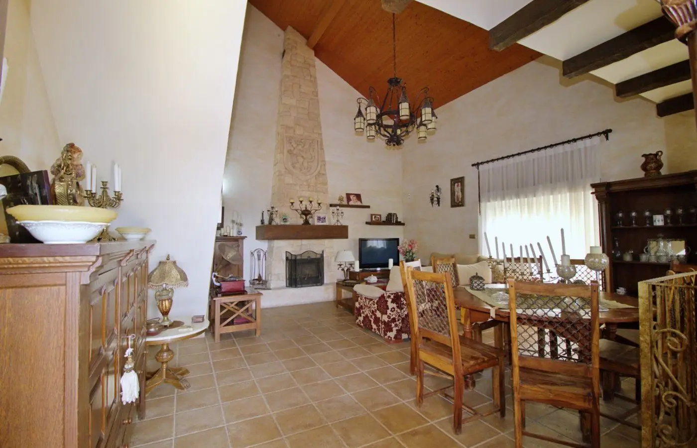 5-bedroom Villa In Elche, Spain (509 M²)