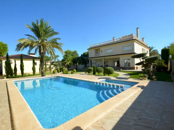 9-bedroom Villa In Cabo Roig, Spain (511 M²)