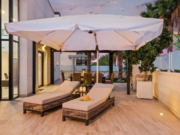 5-bedroom Villa In Cabo Roig, Spain (180 M²)