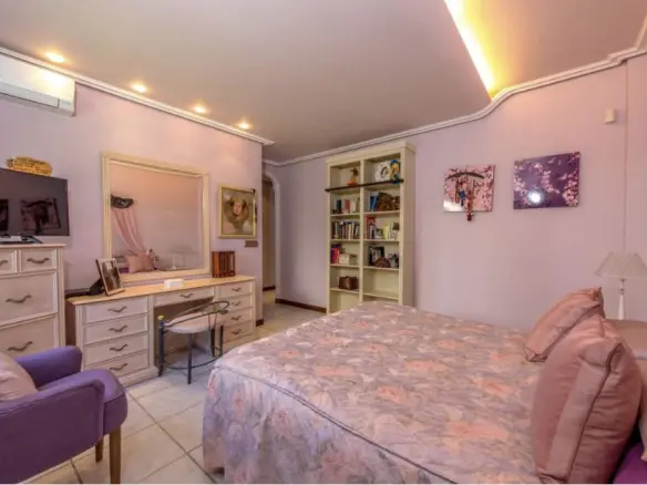 6-bedroom Villa In Torrevieja, Spain (440 M²)