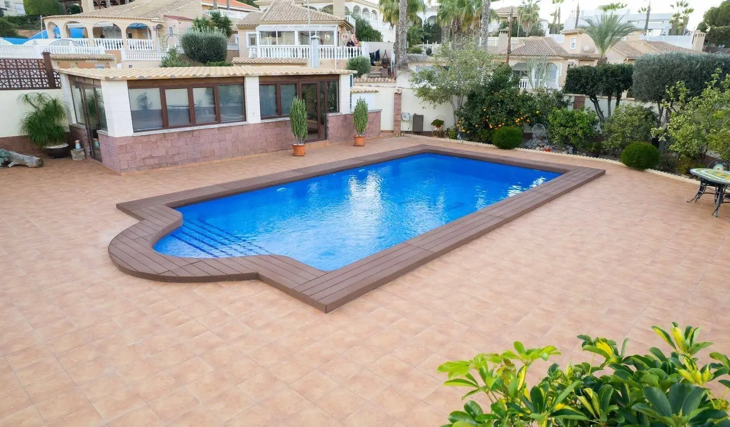 7-bedroom Villa In Torrevieja, Spain (312 M²)