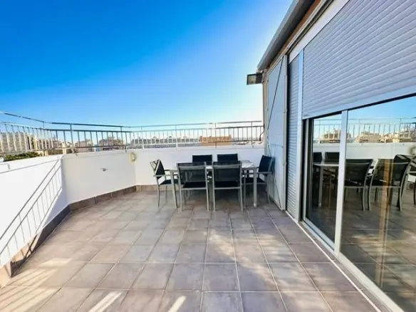 3-bedroom Apartment In Torrevieja, Spain (205 M²)