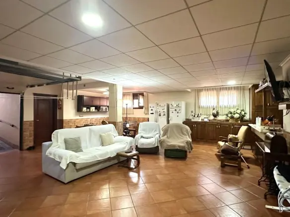 4-bedroom House In Torrevieja, Spain (260 M²)