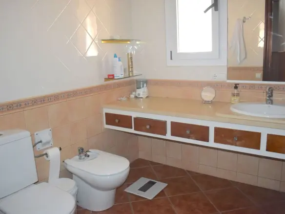 6-bedroom Villa In Guardamar Del Segura, Spain (199 M²)