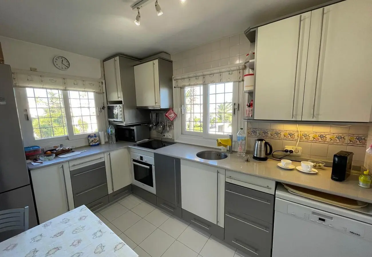 3-bedroom Villa In Villamartin, Spain (140 M²)