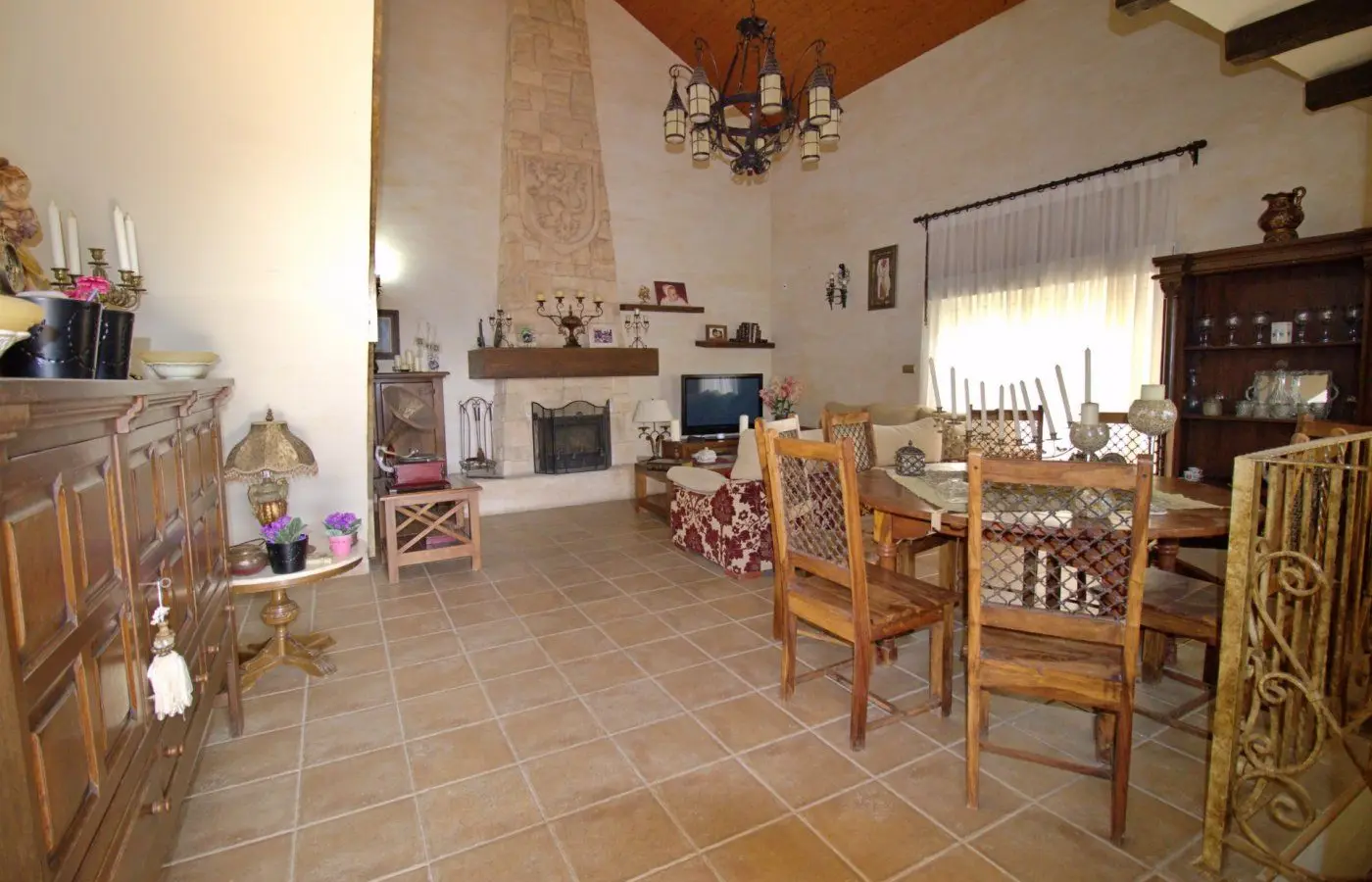 5-bedroom Villa In Elche, Spain (509 M²)