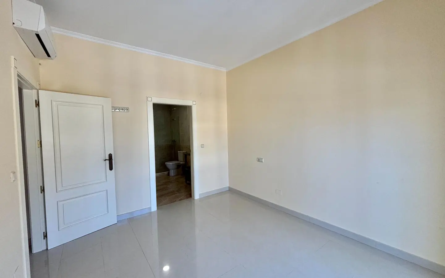 Villa 261 M² In Cabo Roig, Spain – Mediter Real Estate