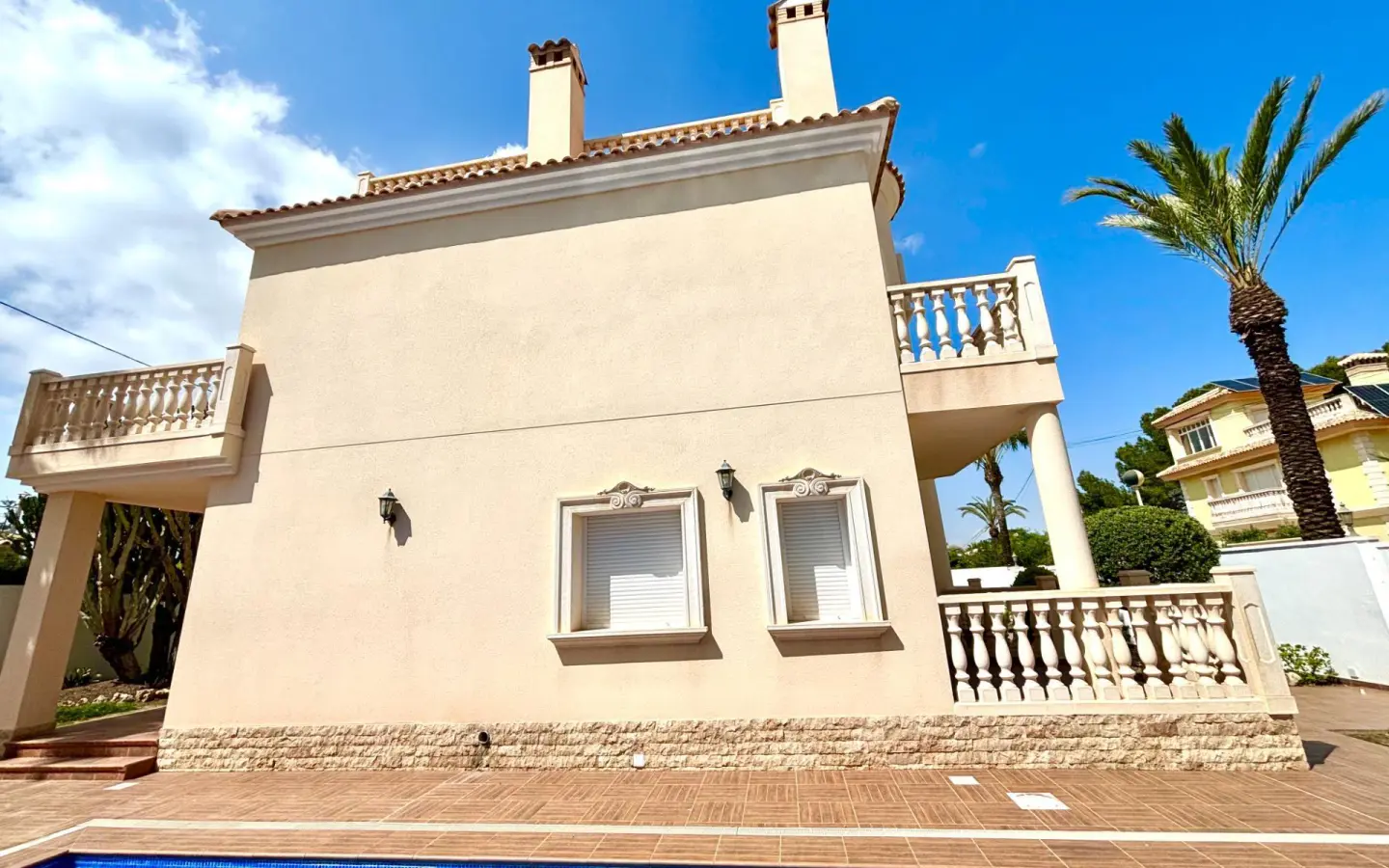Villa 261 M² In Cabo Roig, Spain – Mediter Real Estate
