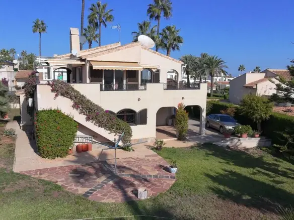 3-bedroom Villa In Villamartin, Spain (140 M²)