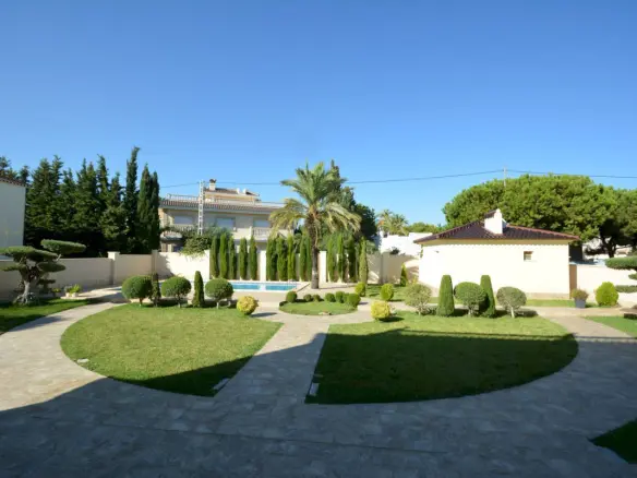 9-bedroom Villa In Cabo Roig, Spain (511 M²)