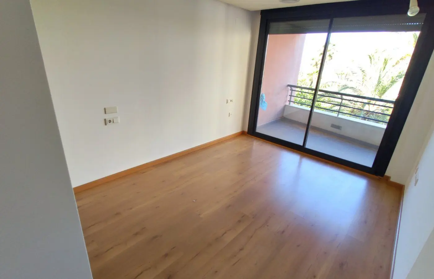 3-bedroom Apartment In Torrevieja, Spain (140 M²)