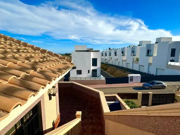 4-bedroom House In Torrevieja, Spain (260 M²)
