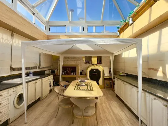 2-bedroom Penthouse In Torrevieja, Spain (195 M²)