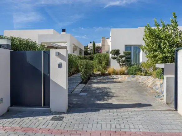 2-bedroom Villa In Algorfa, Spain (132 M²)