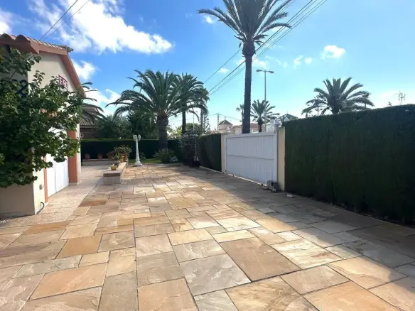 3-bedroom Villa In Cabo Roig, Spain (141 M²)