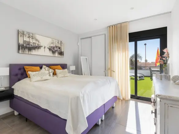 4-bedroom Villa In Torrevieja, Spain