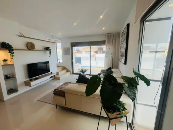 3-bedroom Villa In Los Alcázares, Spain (126 M²)