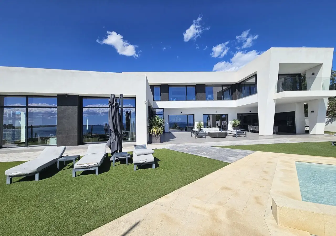 Villa 479 M² In Cabo Roig, Spain – Mediter Real Estate