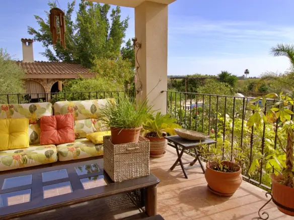 5-bedroom Villa In Elche, Spain (509 M²)