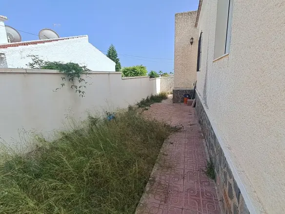 5-bedroom Villa In Orihuela Costa, Spain (200 M²)