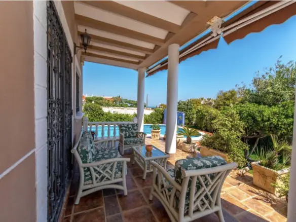 6-bedroom Villa In Torrevieja, Spain (440 M²)