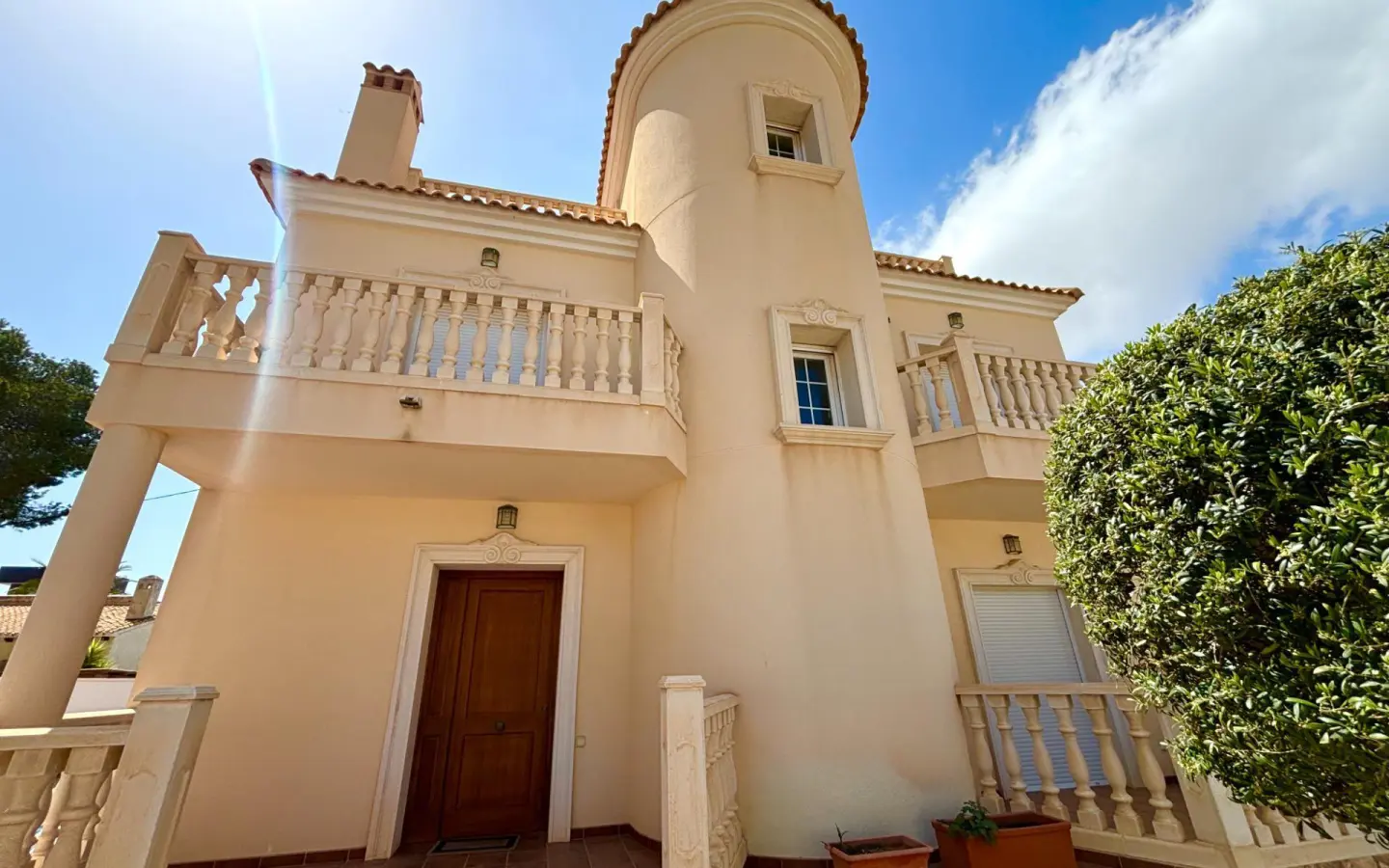 Villa 261 M² In Cabo Roig, Spain – Mediter Real Estate