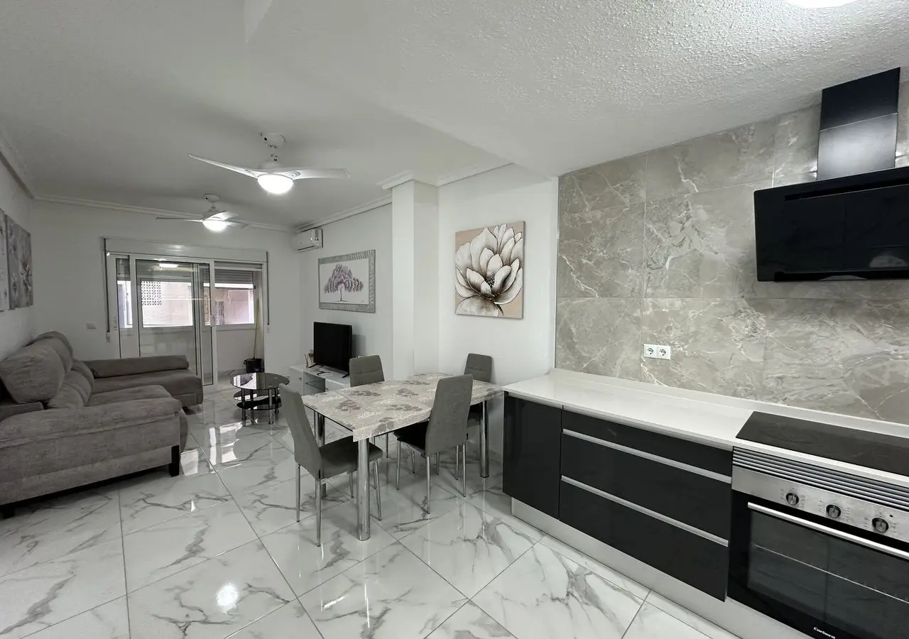 2-bedroom Apartment In Torrevieja, Spain (82 M²)