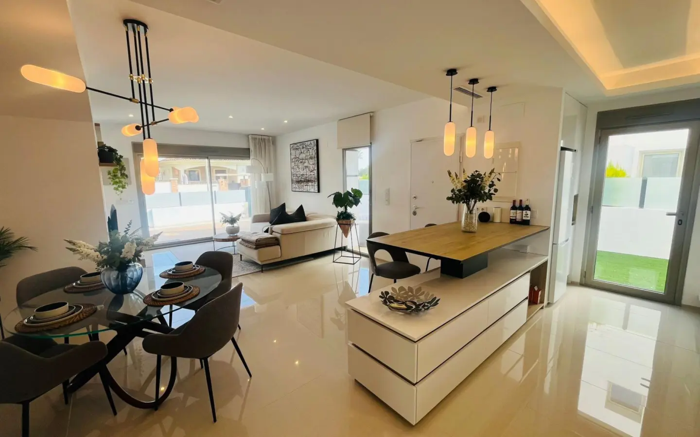 3-bedroom Villa In Los Alcázares, Spain (126 M²)