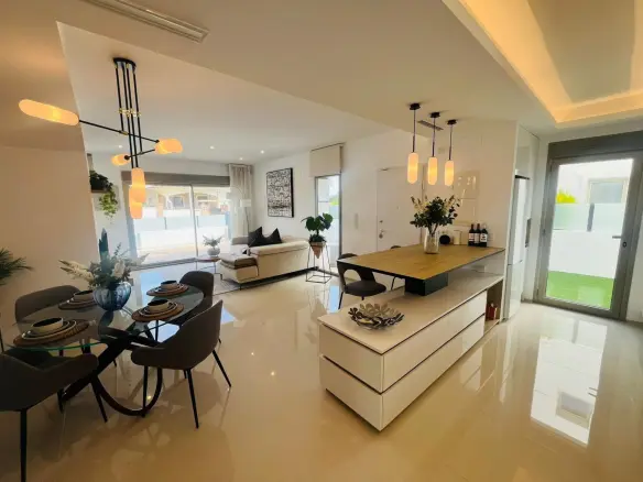 3-bedroom Villa In Los Alcázares, Spain (126 M²)