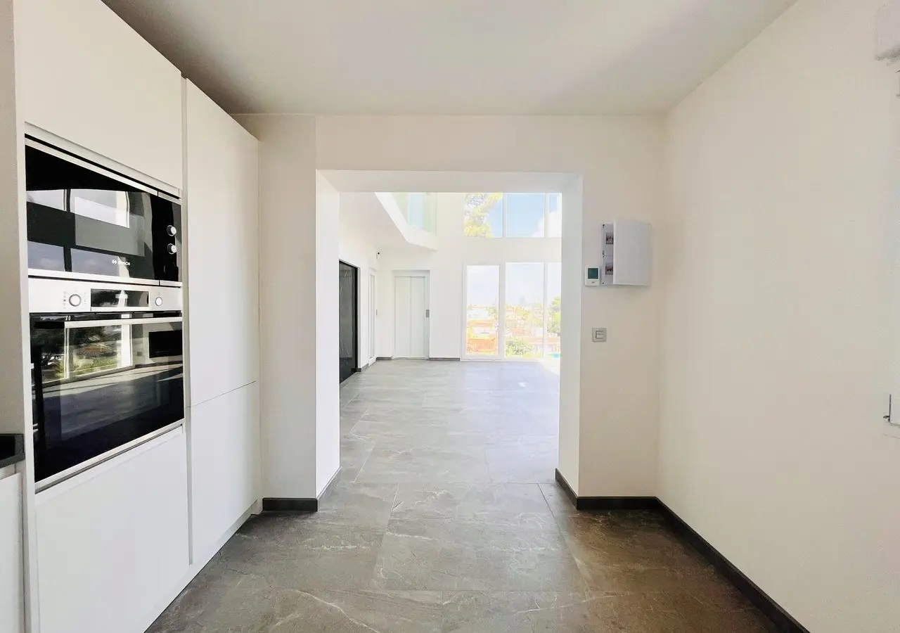 Villa 218 M² In Torrevieja, Spain – Mediter Real Estate