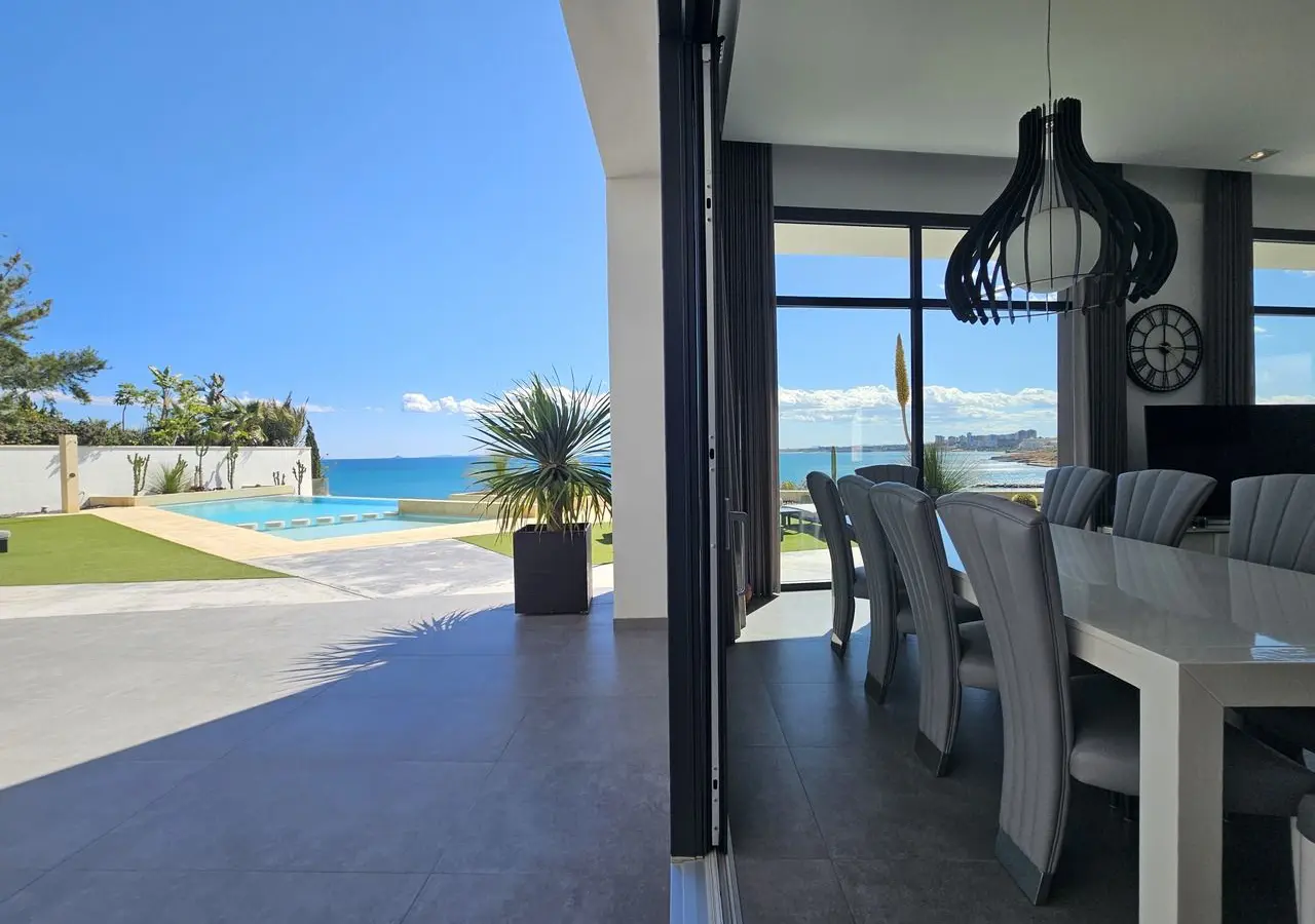 Villa 479 M² In Cabo Roig, Spain – Mediter Real Estate