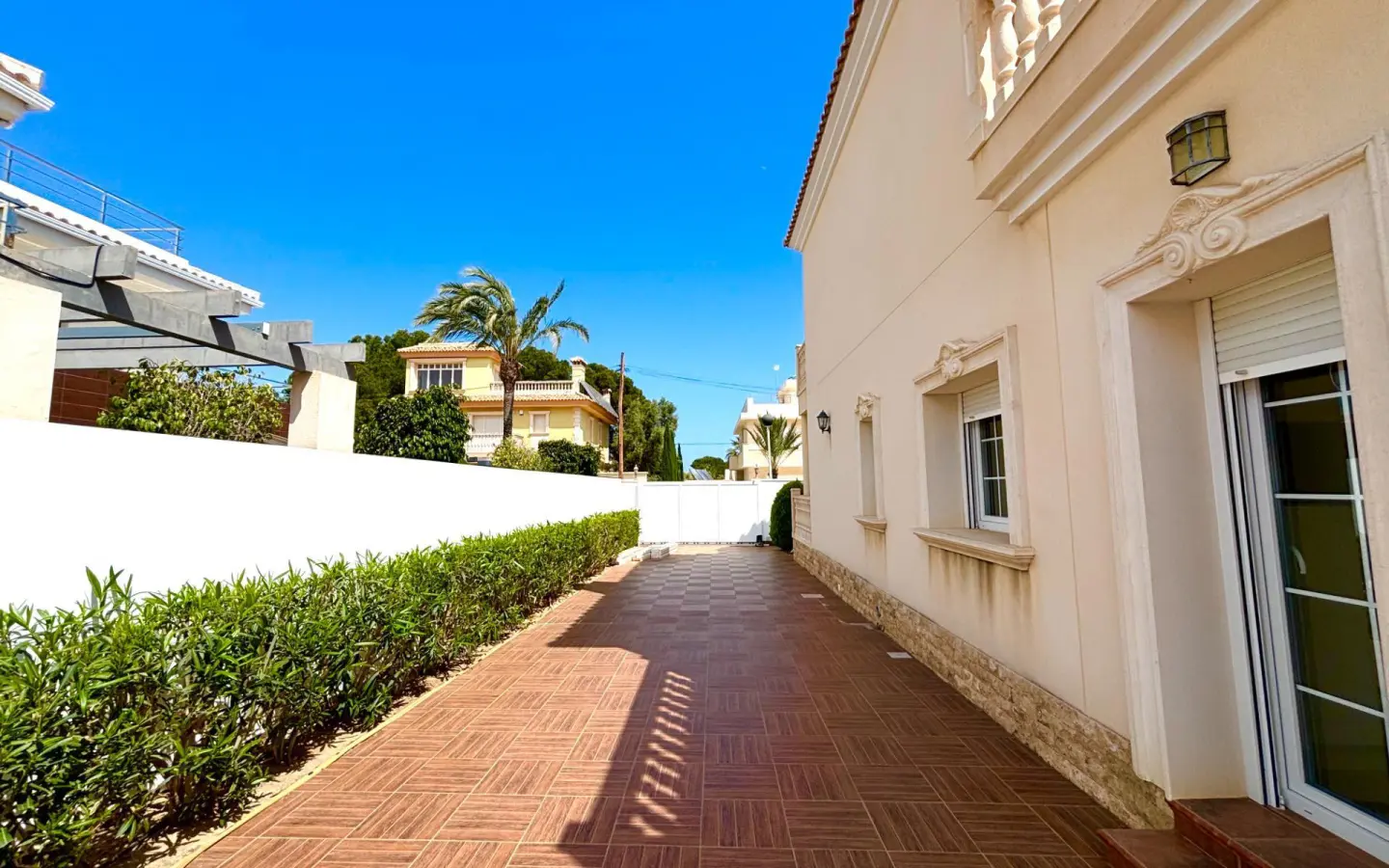 Villa 261 M² In Cabo Roig, Spain – Mediter Real Estate