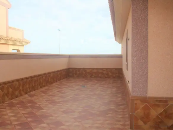 3-bedroom House In Torrevieja, Spain (225 M²)