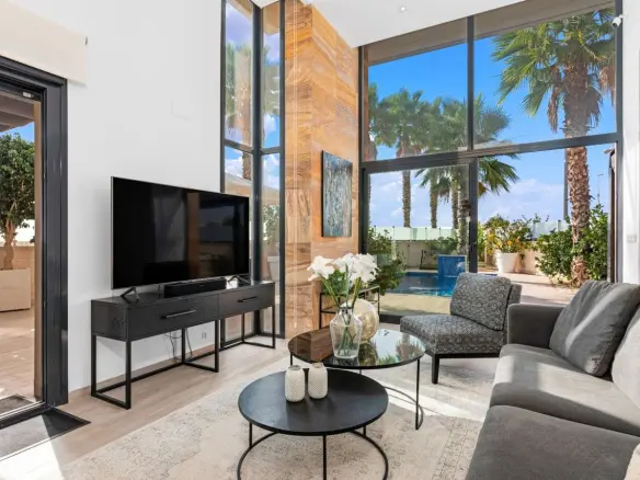 5-bedroom Villa In Cabo Roig, Spain (180 M²)
