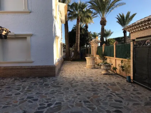 7-bedroom Villa In Cabo Roig, Spain (500 M²)