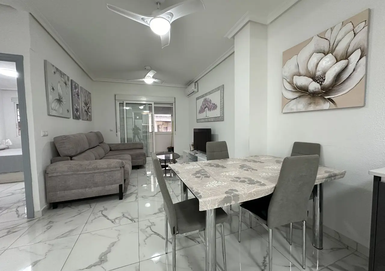 2-bedroom Apartment In Torrevieja, Spain (82 M²)