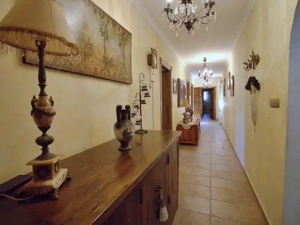 5-bedroom Villa In Elche, Spain (509 M²)