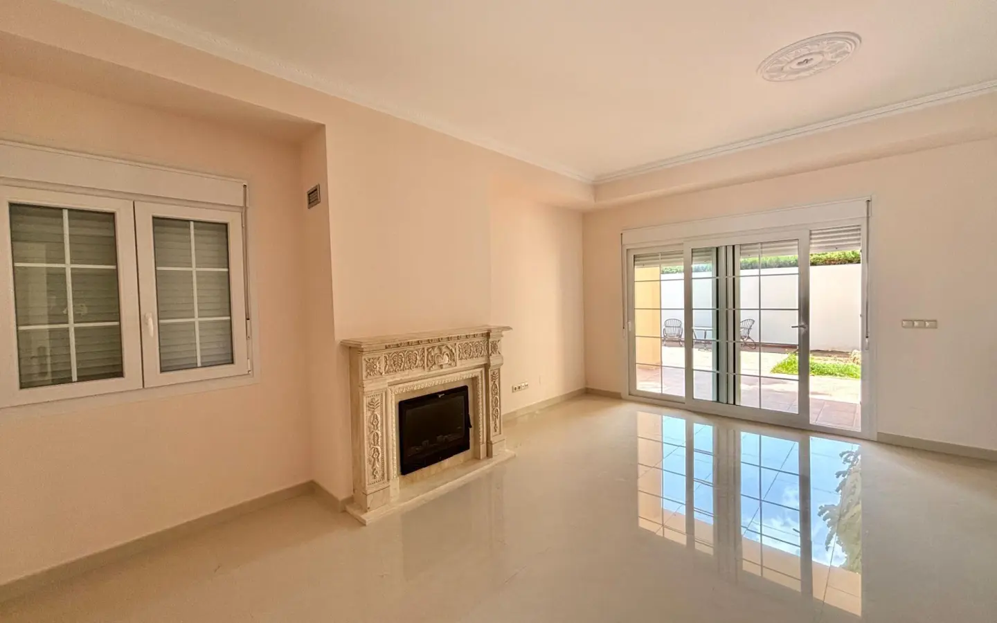 Villa 261 M² In Cabo Roig, Spain – Mediter Real Estate
