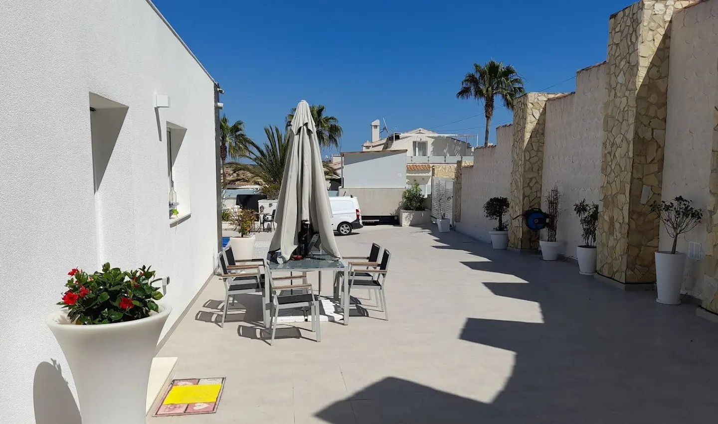 6-bedroom Villa In Rojales, Spain (215 M²)