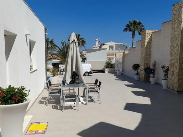 6-bedroom Villa In Rojales, Spain (215 M²)