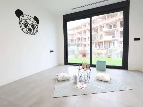 3-bedroom Villa In Los Alcázares, Spain (135 M²)
