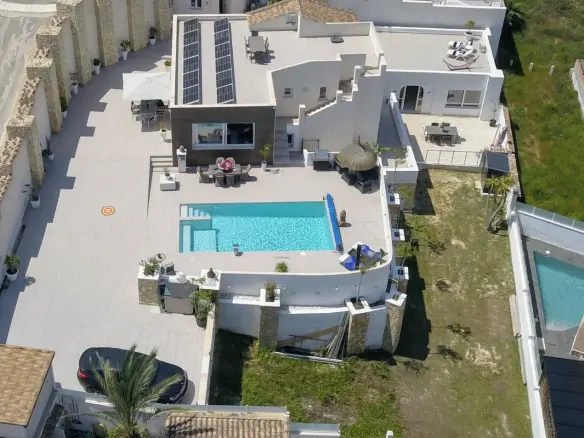 6-bedroom Villa In Rojales, Spain (215 M²)