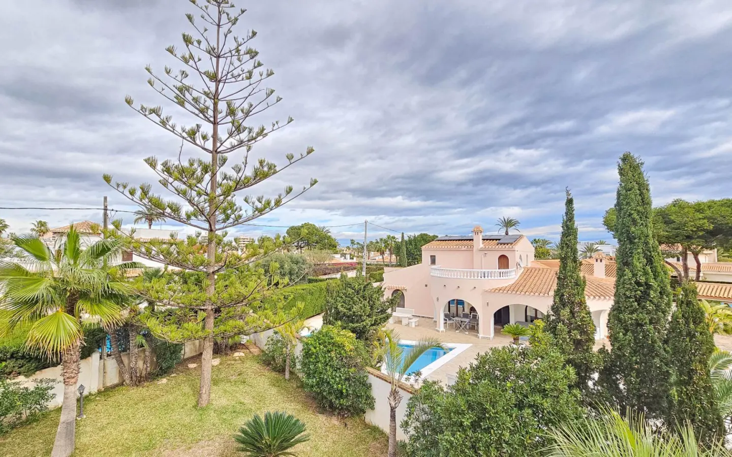 Villa 463 M² In Cabo Roig, Spain – Mediter Real Estate