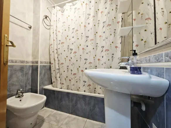 3-bedroom Apartment In Torrevieja, Spain (126 M²)